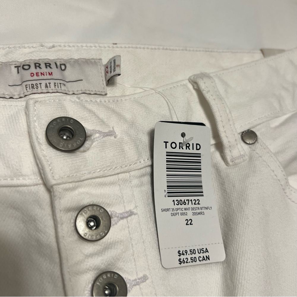NWT button fly TORRID shorts - Picture 3 of 6